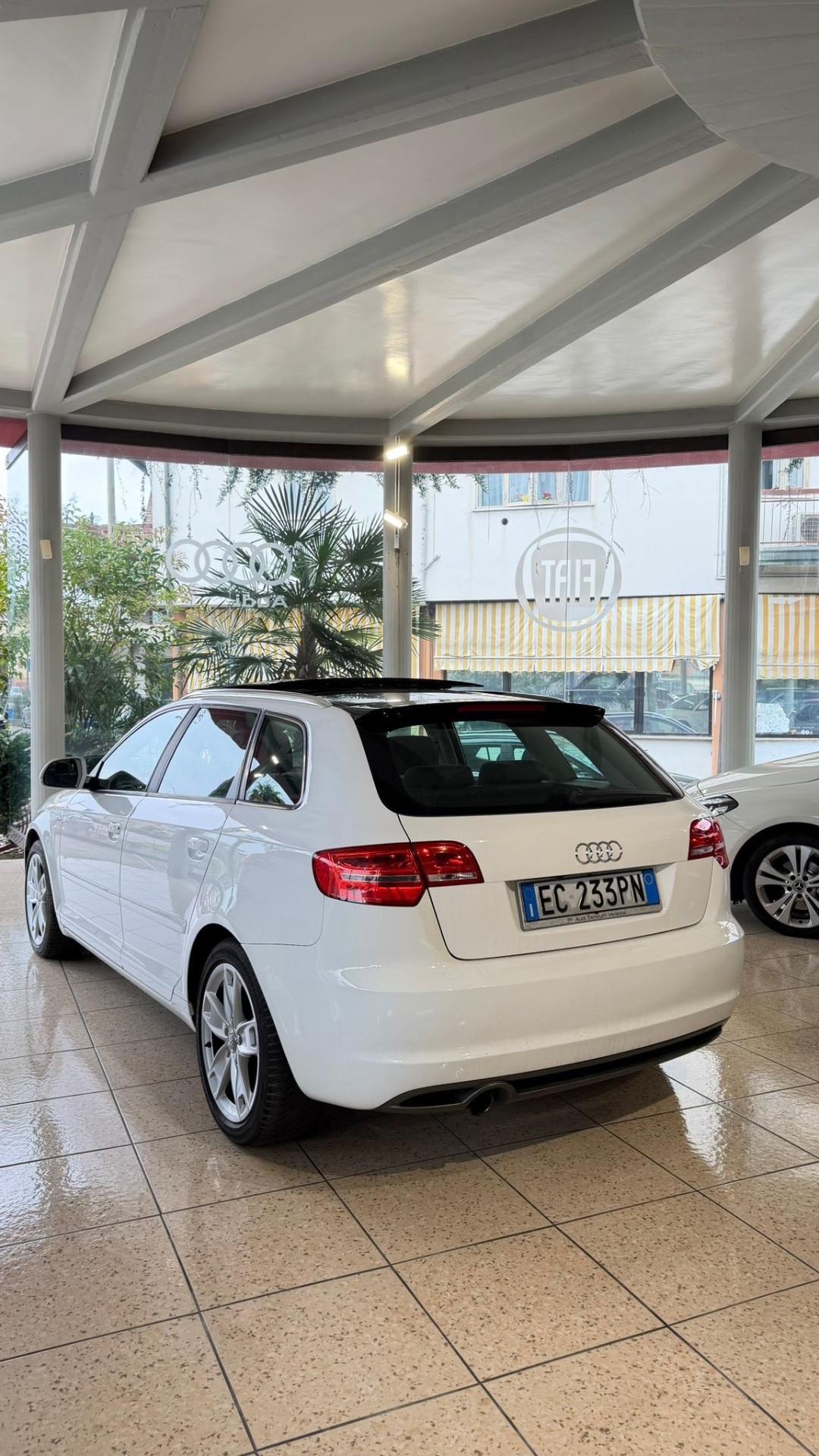 Audi A3 SPB 1.6 TDI 105 CV CR Ambition