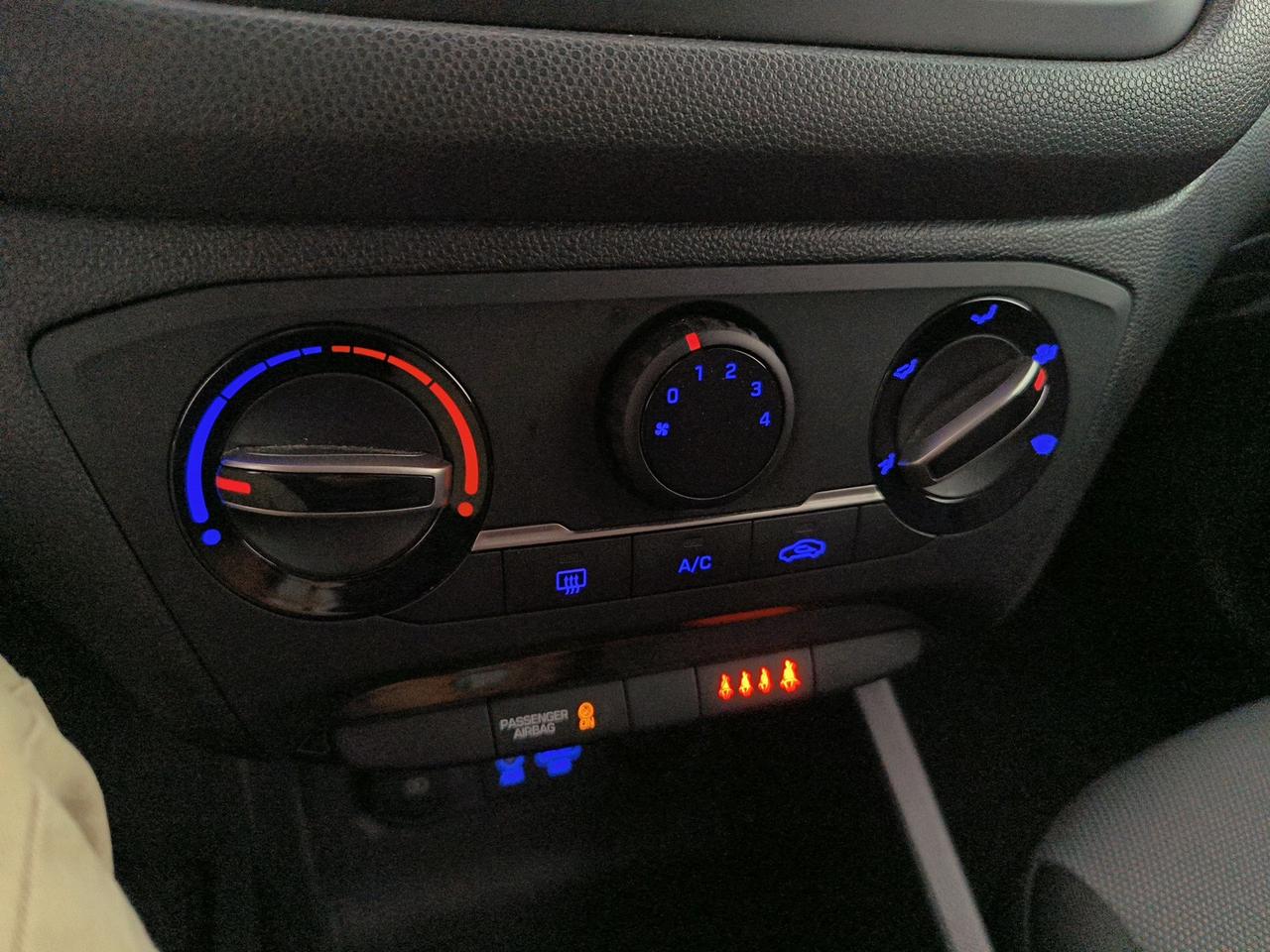 Hyundai i20 5p 1.2 mpi connectline 75cv