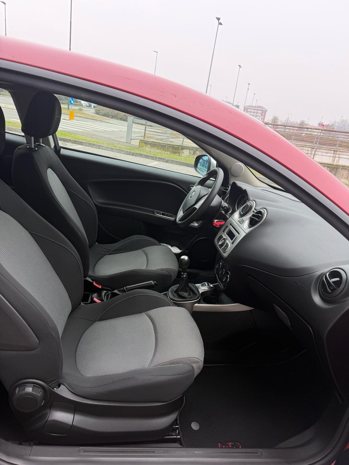 Alfa Romeo MiTo 1.4 78 CV Distinctive Sport Pack