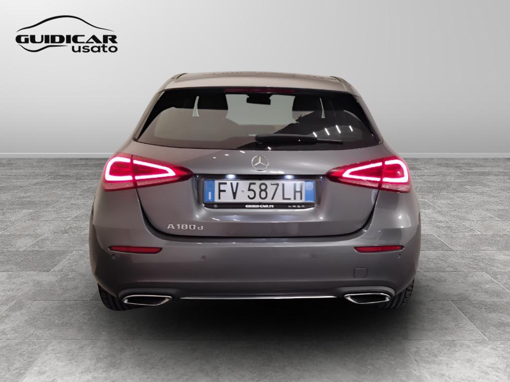 Mercedes-Benz Classe A - W177 2018 - A 180 d Sport auto