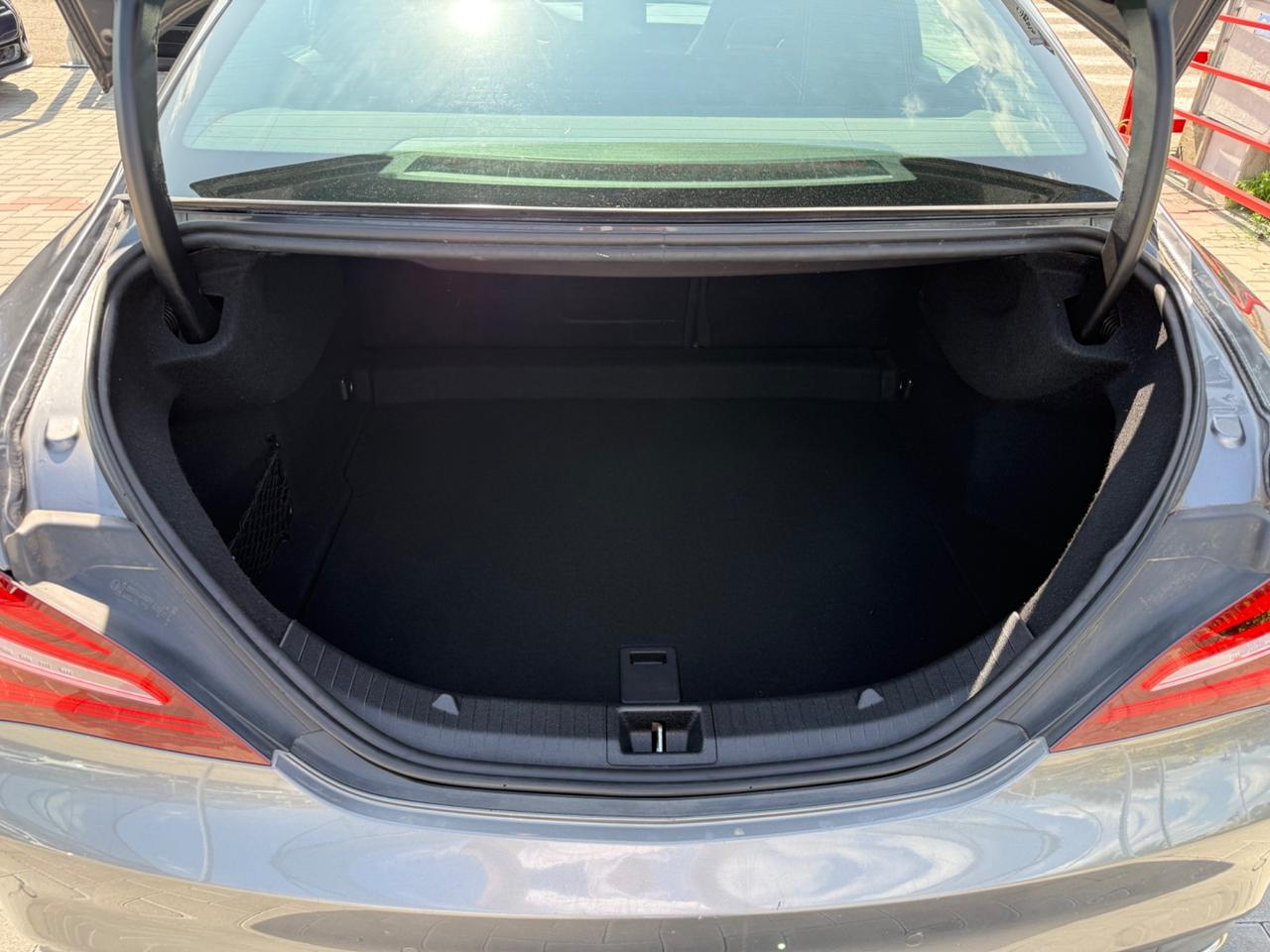Mercedes-benz CLA 220 d Automatic Premium .IVA ESPOSTA