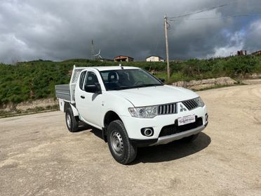 Mitsubishi L200 2.5 4x4 Cassone fisso