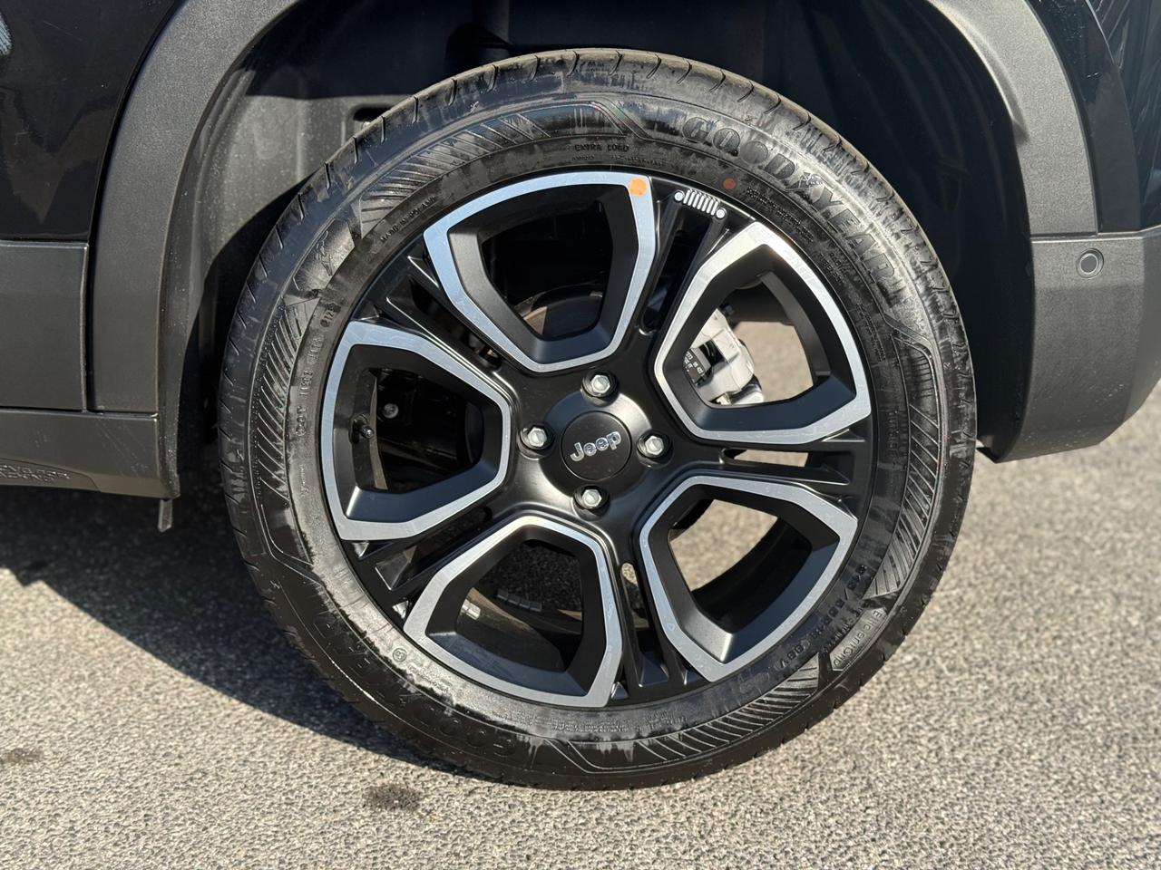 Jeep Avenger 1.2 turbo e-hybrid mhev Summit 110cv edct6 TETTO