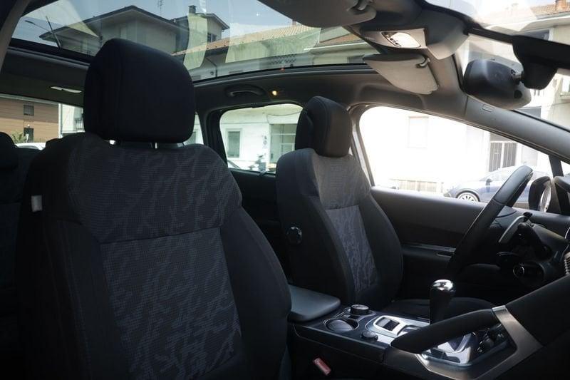 Peugeot 3008 Peugeot 3008 3008 1.6 hdi 8v Access (premium) 112cv ANNO 2010