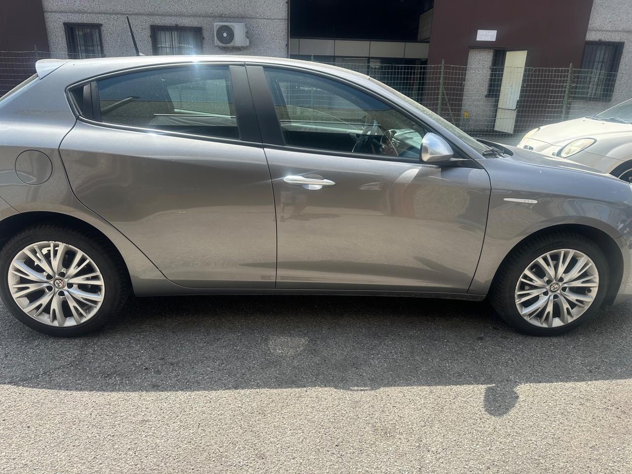 Alfa Romeo Giulietta 1.6 JTDm TCT 120 CV