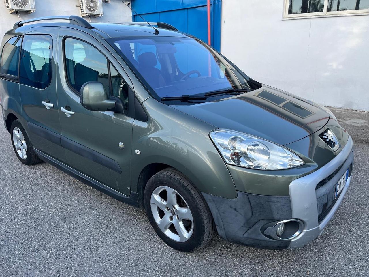 Peugeot partner tepee-5P-1.6 hdi-2012