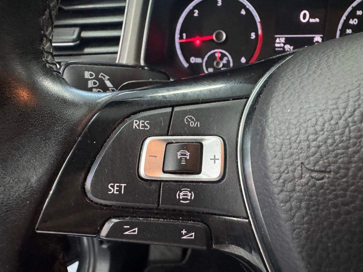 VOLKSWAGEN T-ROC 2.0 TDI DSG Business UNICO PROP/ NAVI/ CARPLAY