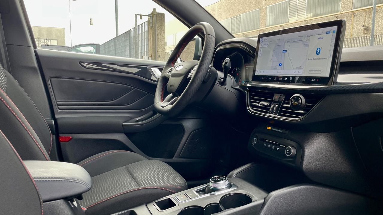 FORD FOCUS SW 1.5 ST-LINE 115CV - FULL LED, CAR PLAY, NEOPATENTATI