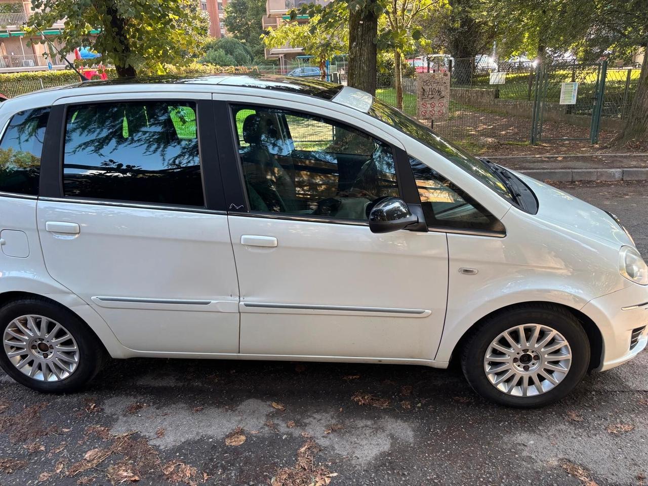 Lancia MUSA 1.4 16V 5th Avenue TETTO PANORAMICO *UNICO PROPRIETARIO* 100000 KM DA NEOPATENTATI