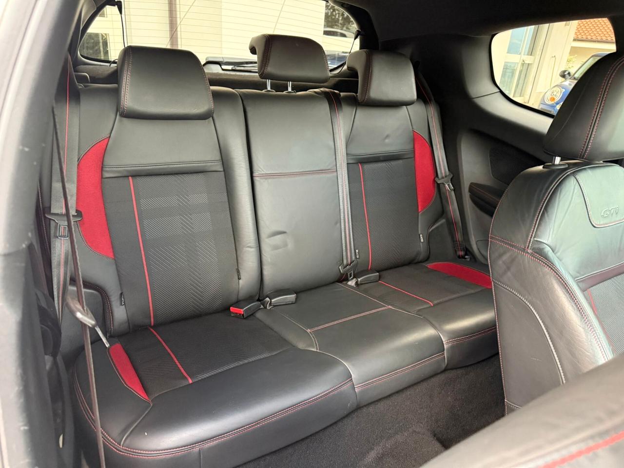 Peugeot 208 1.6 THP 200 CV 3 porte GTi