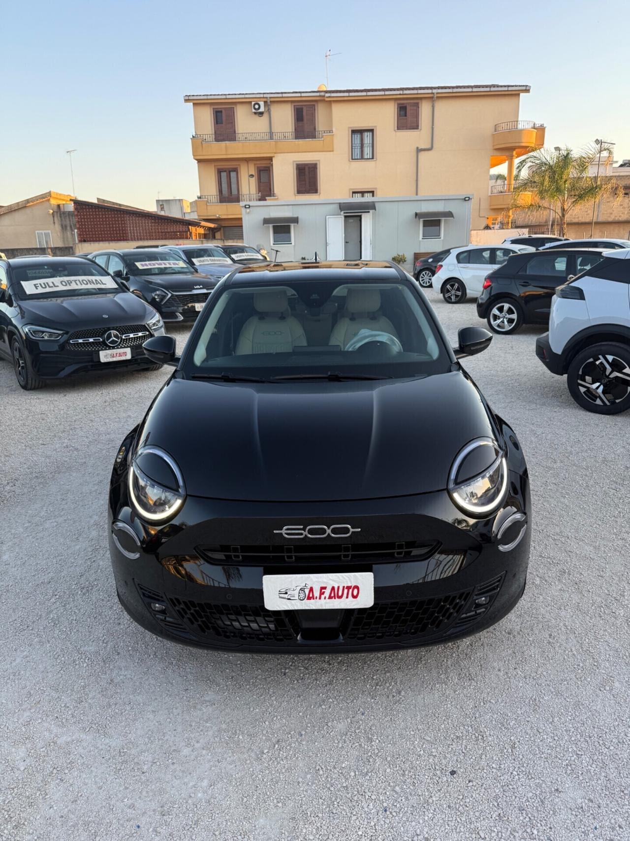 Fiat 600 Hybrid 110 CV DCT MHEV La Prima