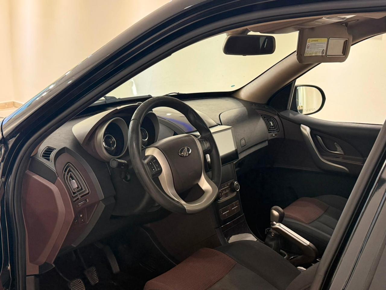 Mahindra XUV500 2.2 16V FWD W8