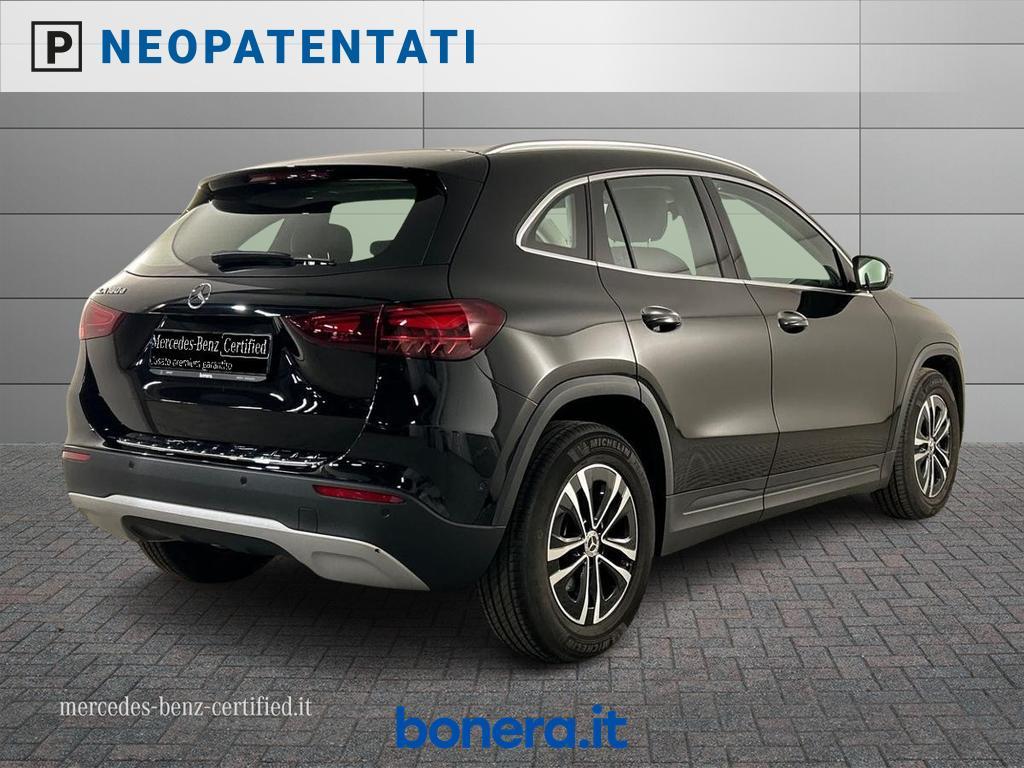 Mercedes GLA 180 180 D Advanced 8G-DCT