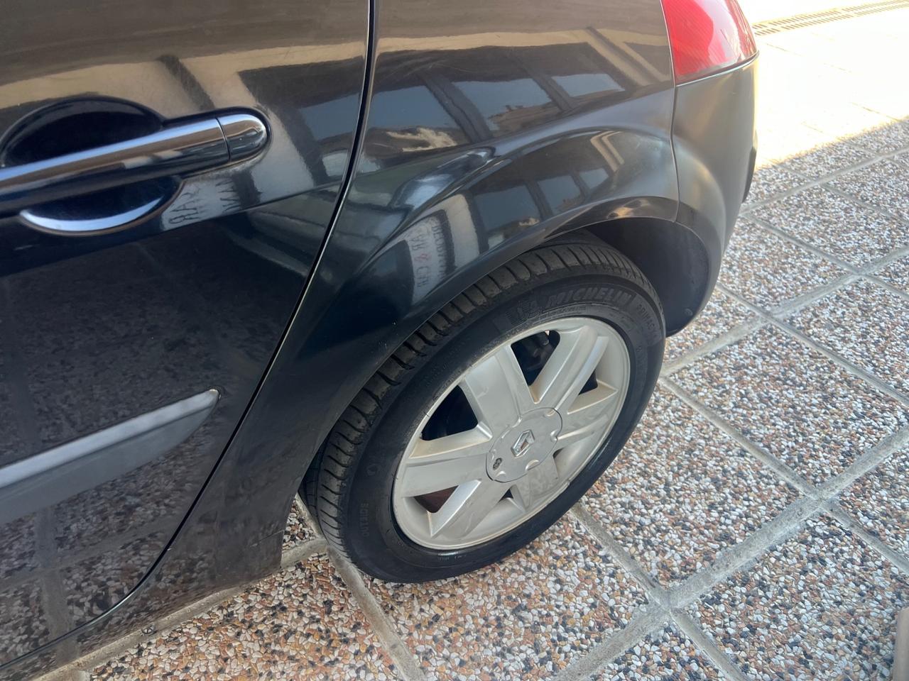 Renault Megane Mégane 1.5 dCi/100CV 5 porte Confort Authentique