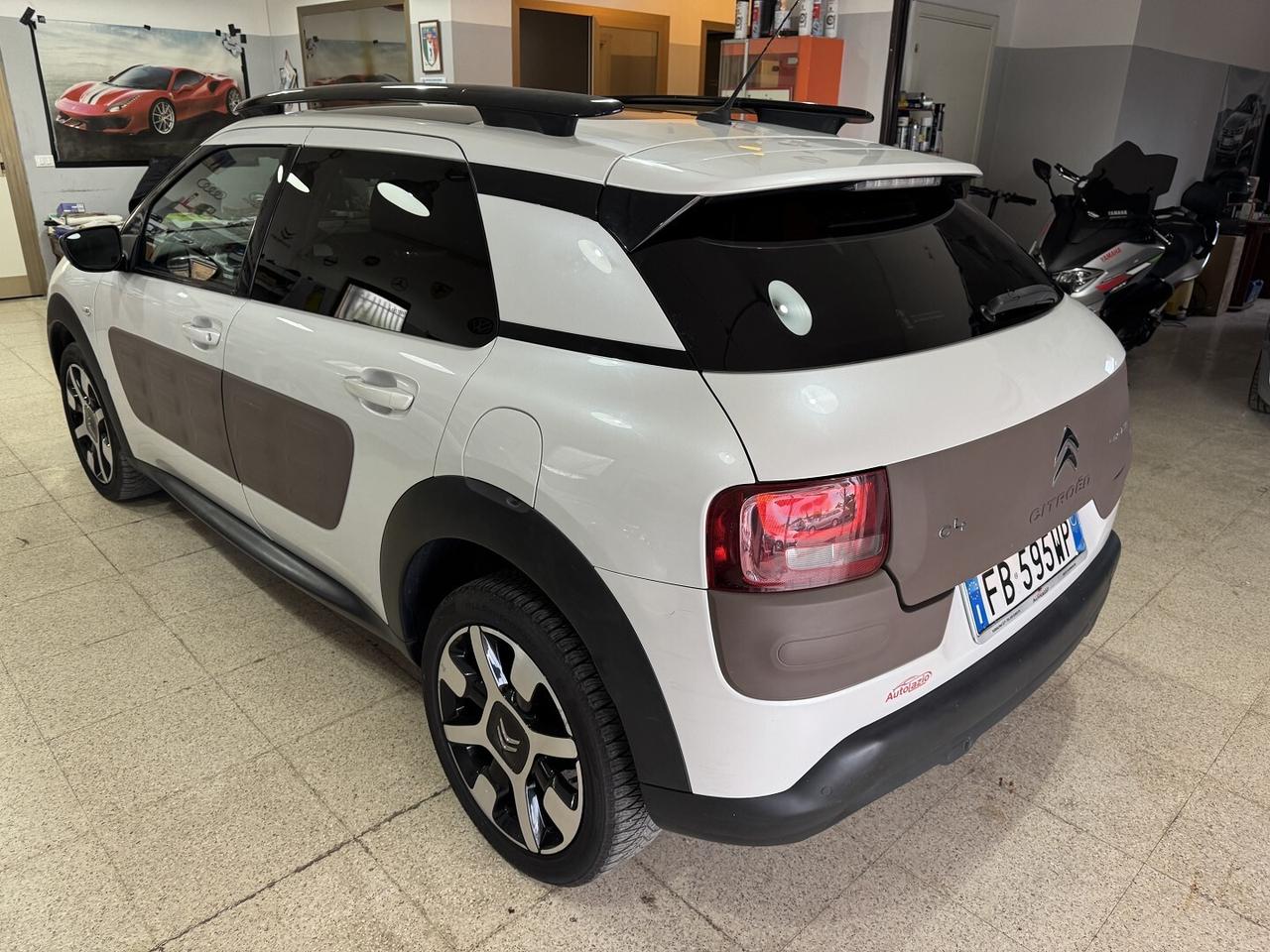 Citroen C4 cactus 1.2 Autom. cv. Tetto-Navigat.