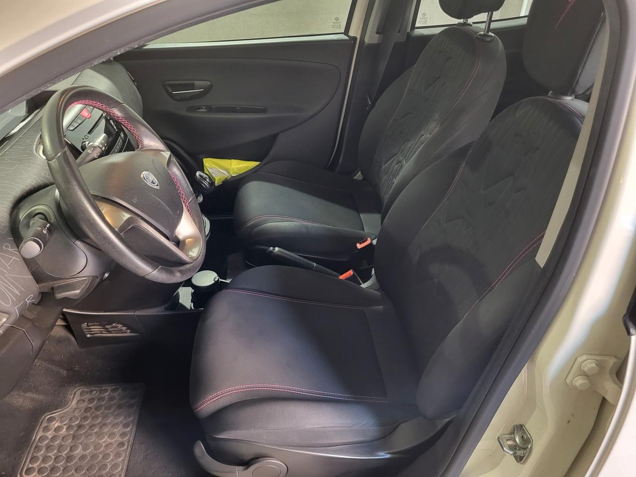 Lancia Ypsilon 1.2 69 CV 5 porte S&S Platinum DISTRIBUZIONE ESEGUITA!! PREZZO REALE!! UNICO PROPRIETARIO!!