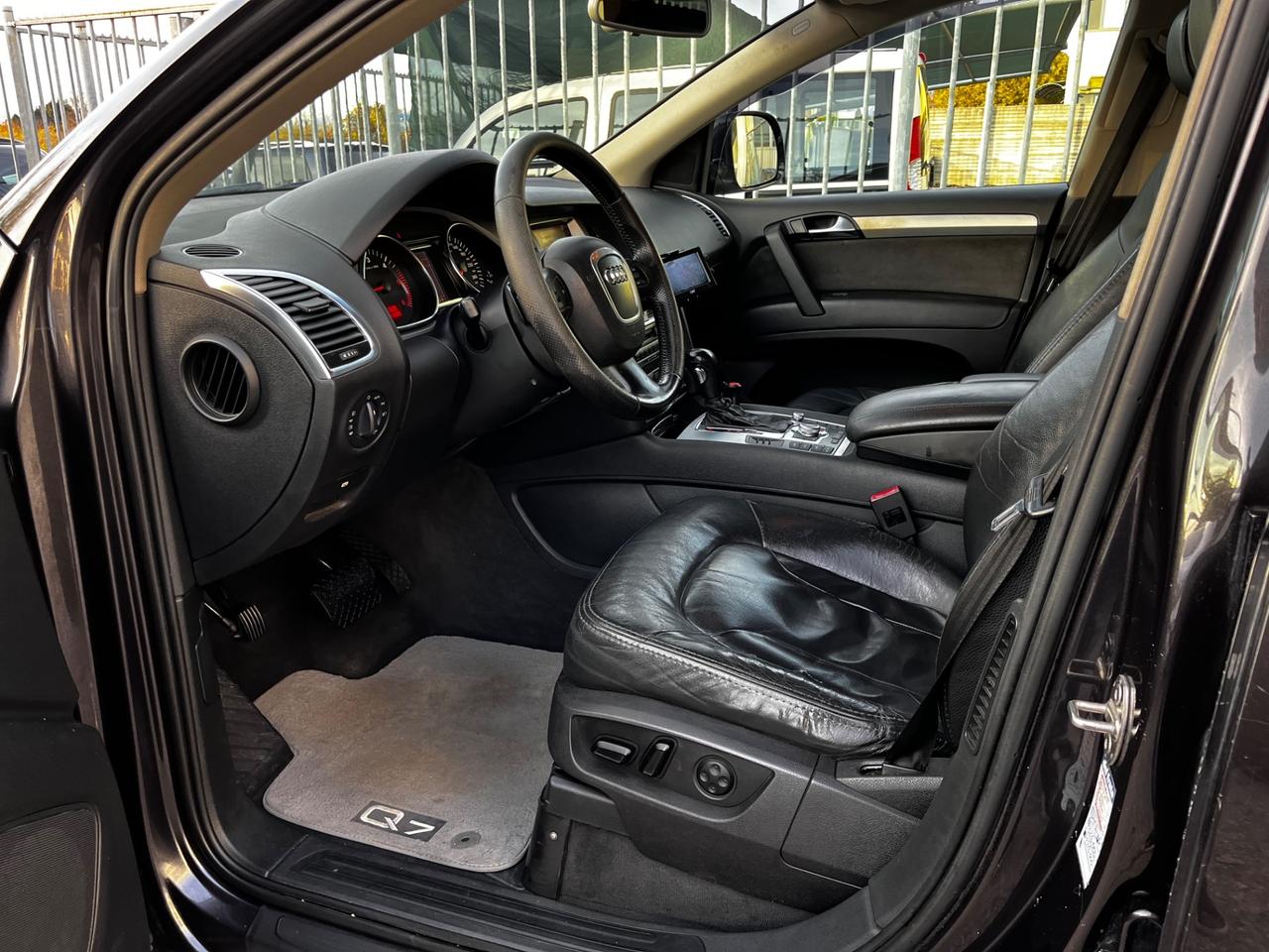 Audi Q7 3.0 V6 TDI GANCIO TRAINO quattro tiptronic