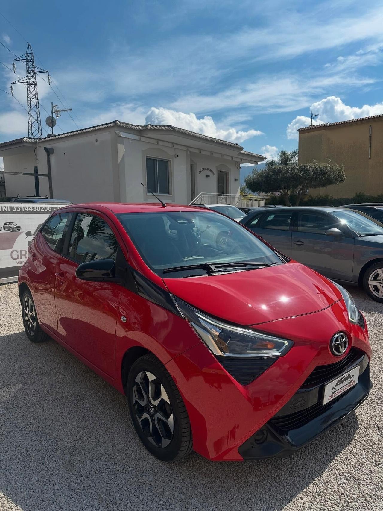 Toyota Aygo Connect 1.0 VVT-i 72 CV 5 porte x-clusiv