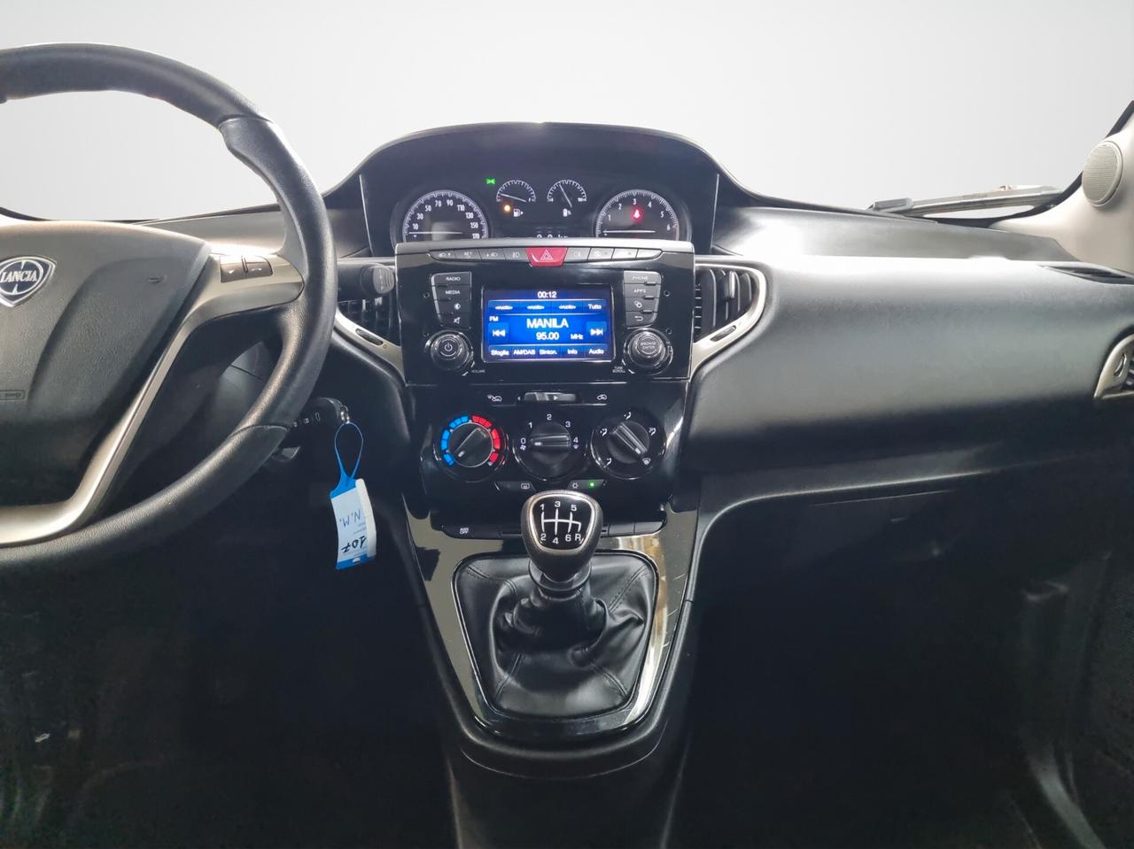 Lancia Ypsilon 1.0 FireFly 5 porte S&S Hybrid Ecochic Gold