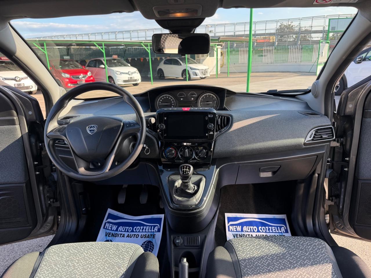 Lancia Ypsilon 1.0 FireFly 5 porte S&S Hybrid Ecochic Silver
