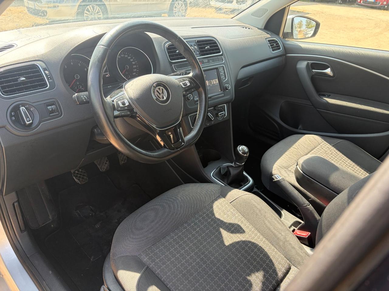 VOLKSWAGEN POLO 1.0 MPI 75CV ANNO 2016 GARANTITA 12 MESI