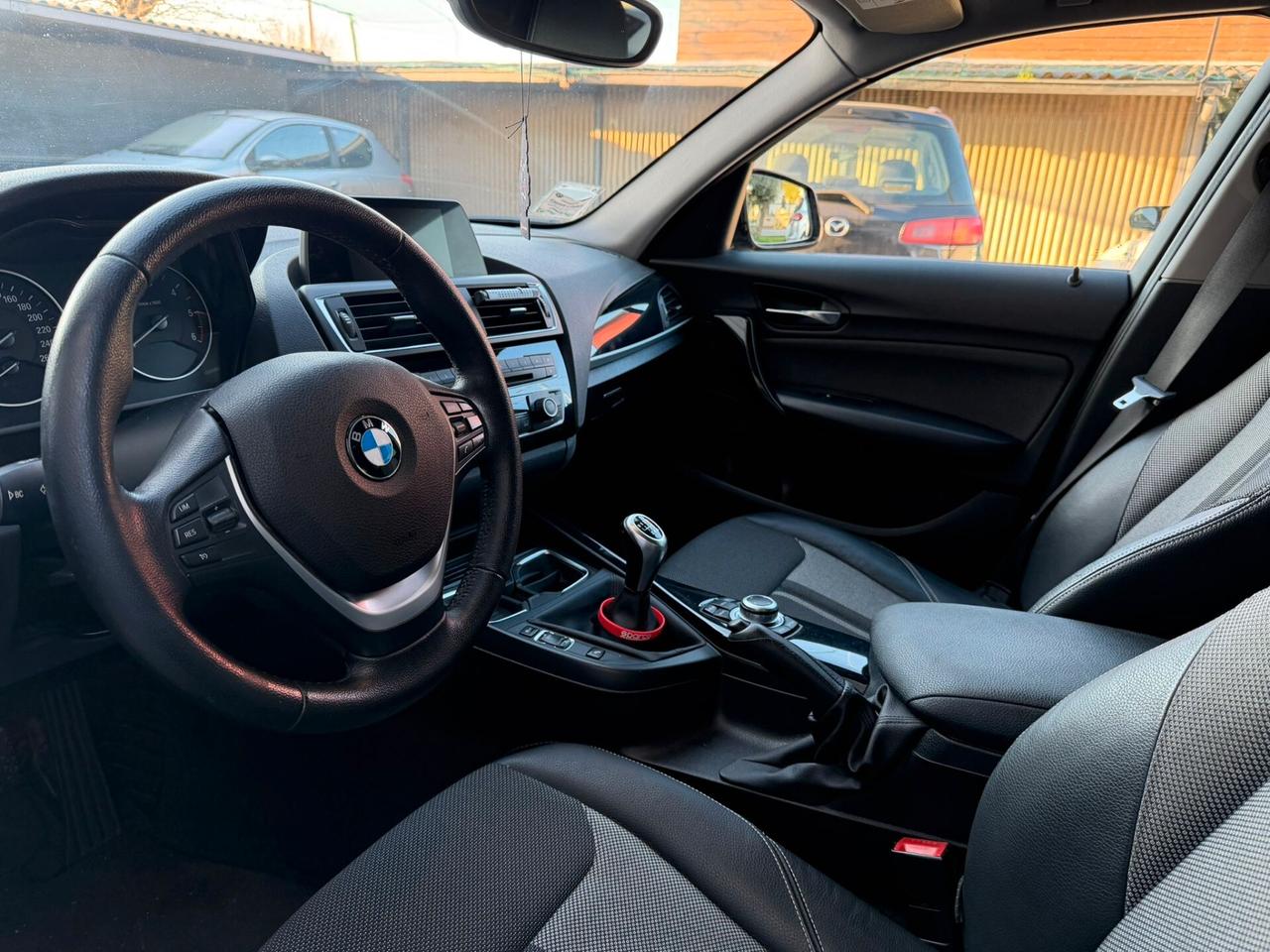 Bmw 118 118d 5p. Urban
