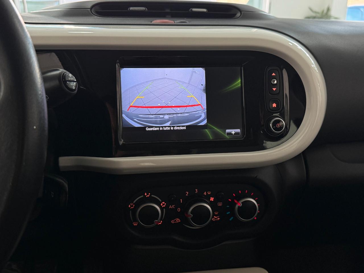 Renault Twingo 1.0 71 CV SCe Lovely