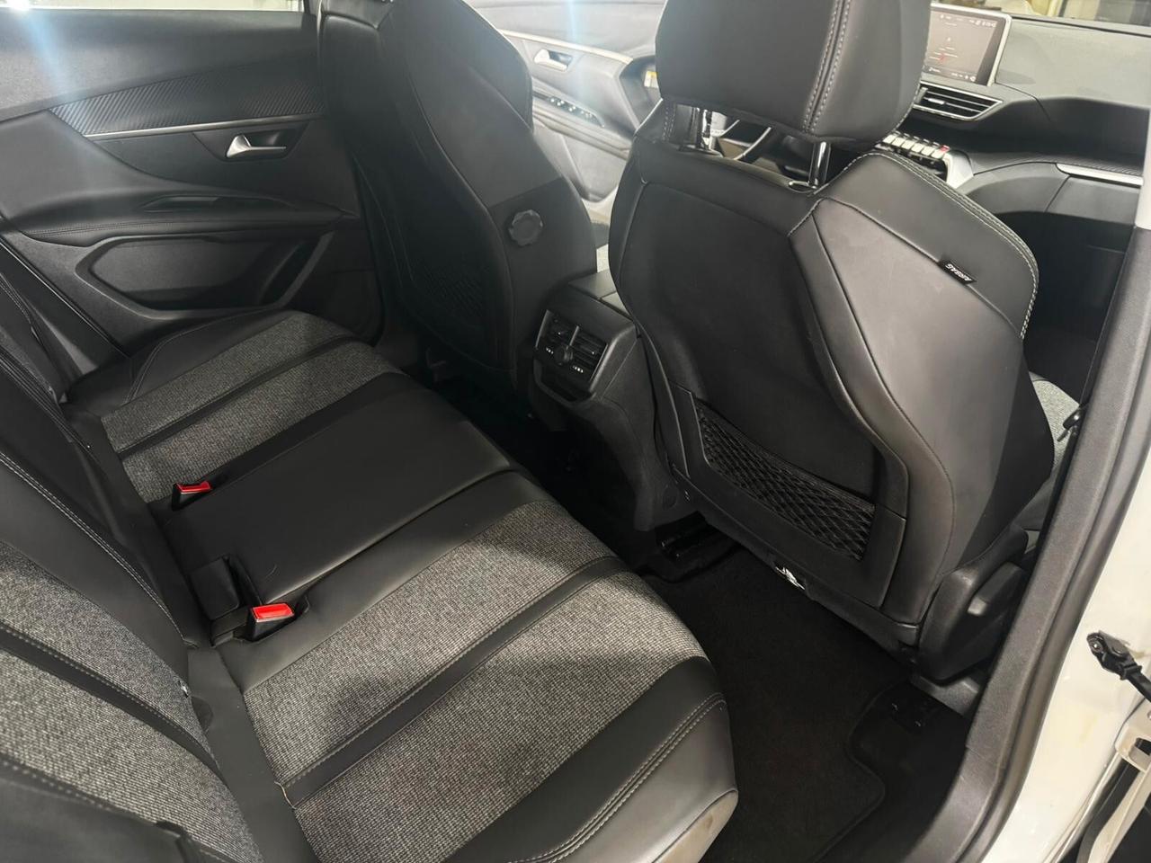 Peugeot 3008 BlueHDi 120 S&S Allure