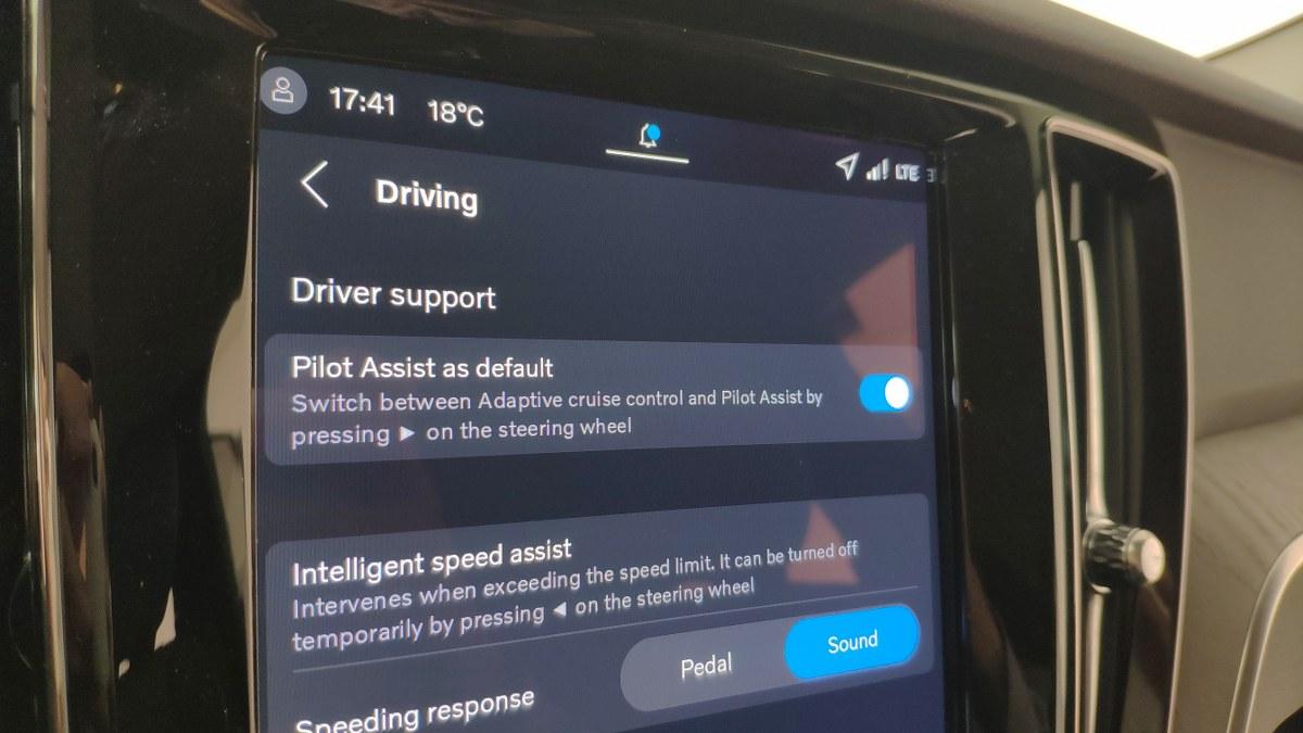 VOLVO V60 B4 Mild Hybrid Automatico Plus Dark