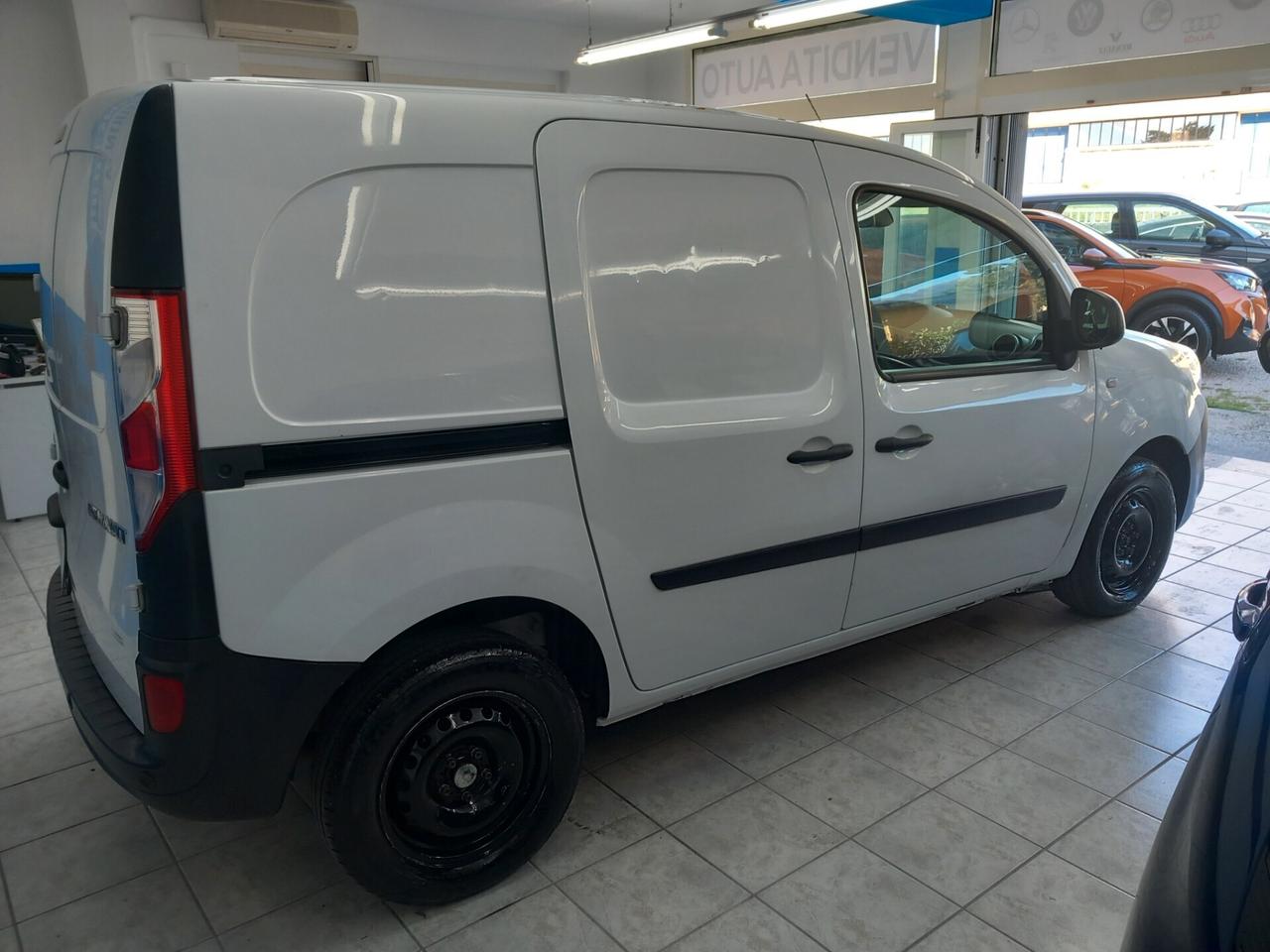 Renault Kangoo anno 2020 1.5 diesel 131 mila km