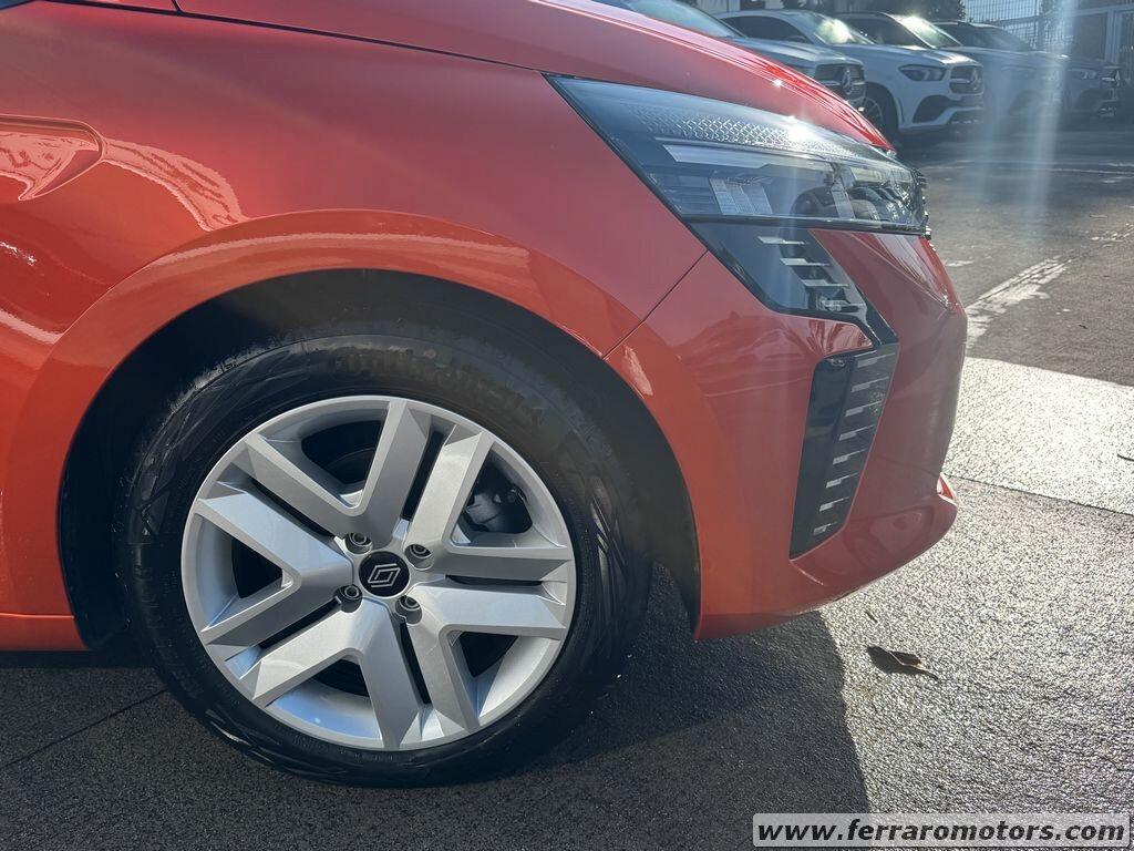 Renault Clio SCe 65 CV neo patentati a soli 179 euro al mese