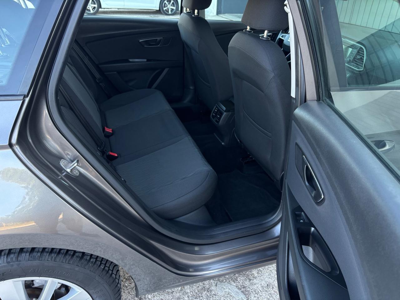 Seat Leon 1.6 TDI. Neopatentati. Garanzia 12mesi