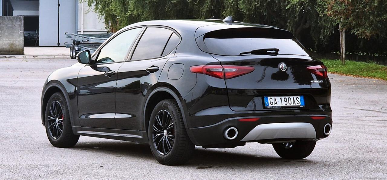 Alfa Romeo Stelvio 2.2 160 CV AT8 RWD Super