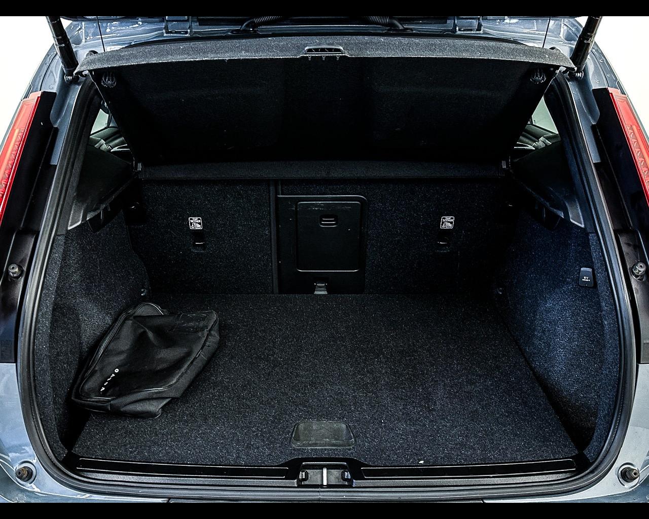 VOLVO XC40 T4 Recharge Plug-in Hybrid automatico Ultimate Dark