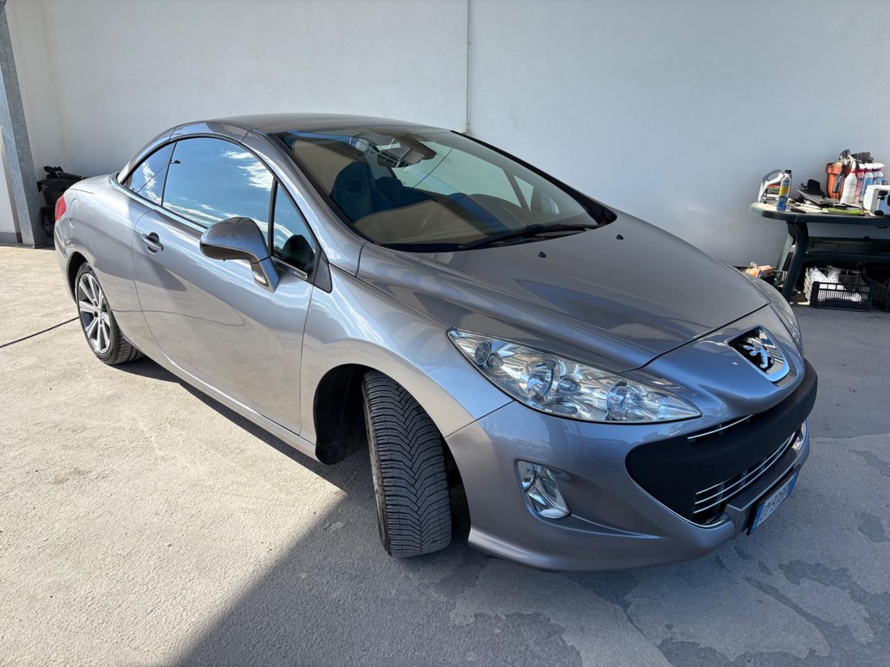 Peugeot 308 2.0 HDi 140CV CC Féline STUPENDA