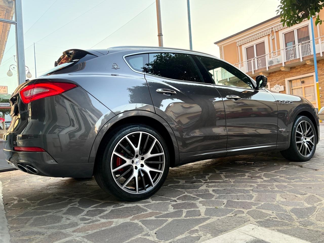 Maserati Levante 275CV Q4 Gransport GRIGIO MARATEA