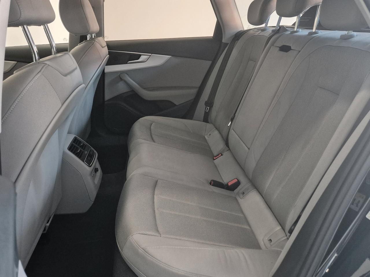 Audi A4 Avant 30 TDI/136 CV S tronic Business Advanced