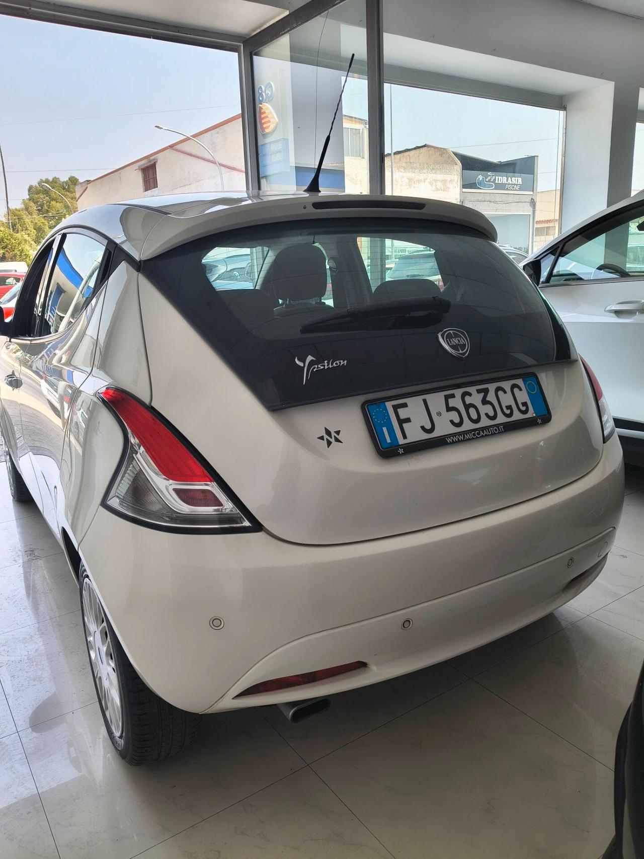 Lancia Ypsilon 1.3 MJT 16V 95 CV 5 porte S&S Silver