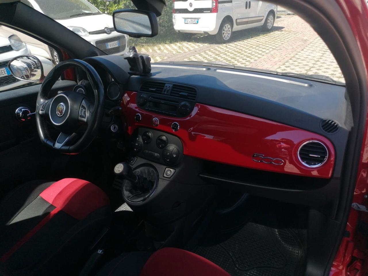 Abarth 500 1.4 Turbo T-Jet Custom