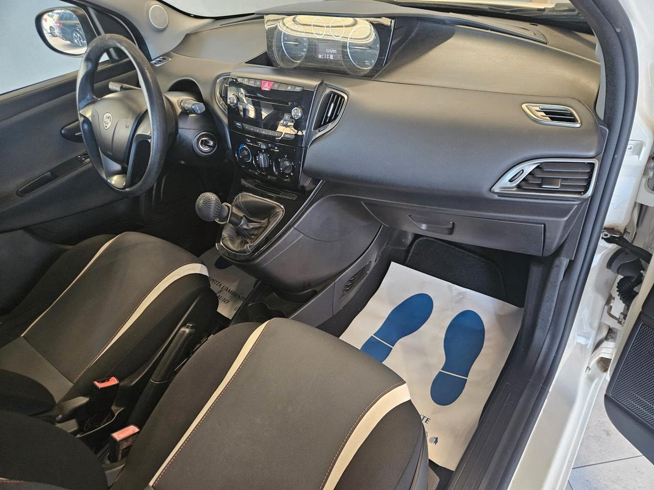 Lancia Ypsilon 2011 1.2 8v Elefantino s
