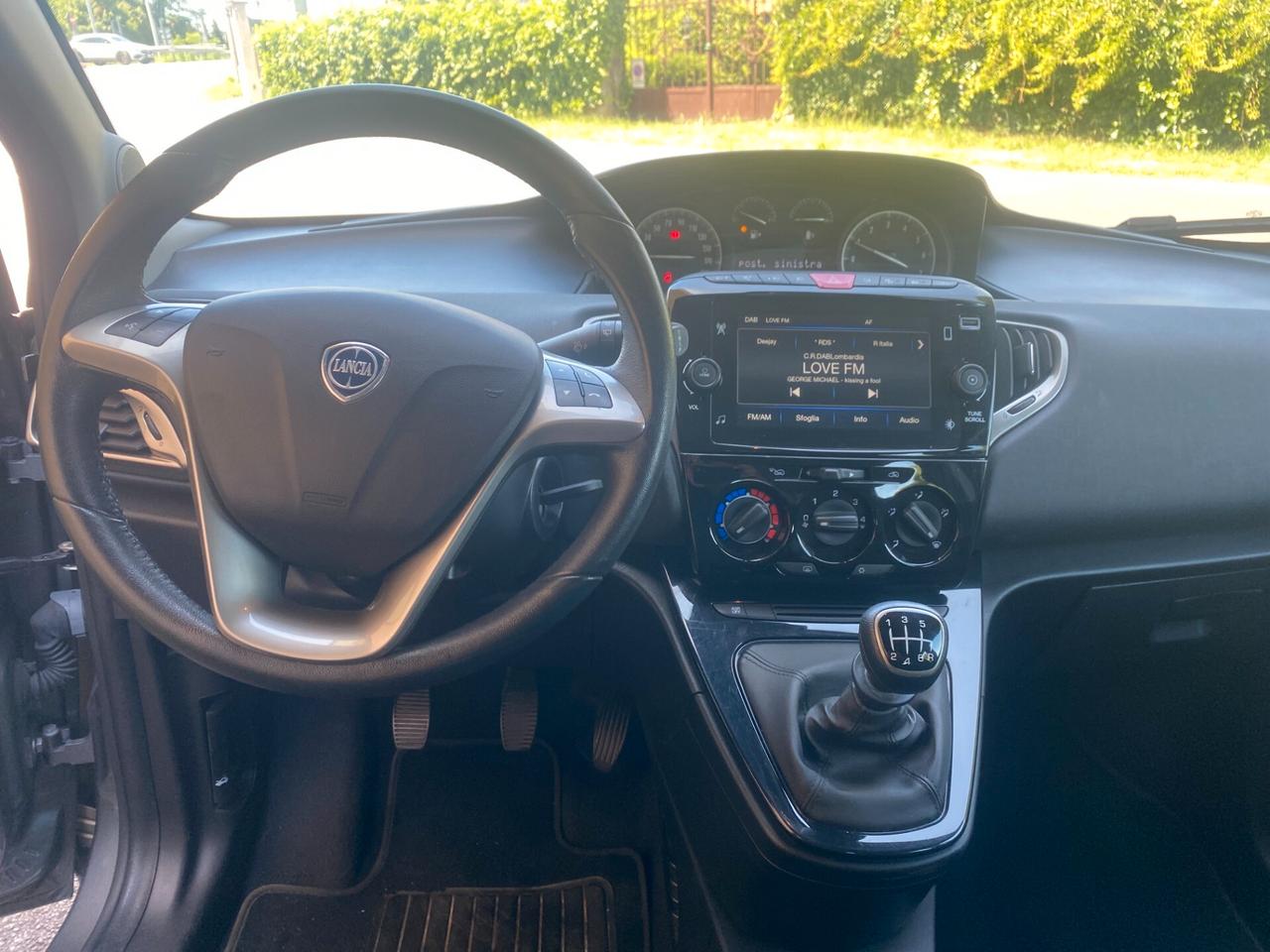 Lancia Ypsilon 1.0 FireFly 5 porte S&S Hybrid Ecochic Gold