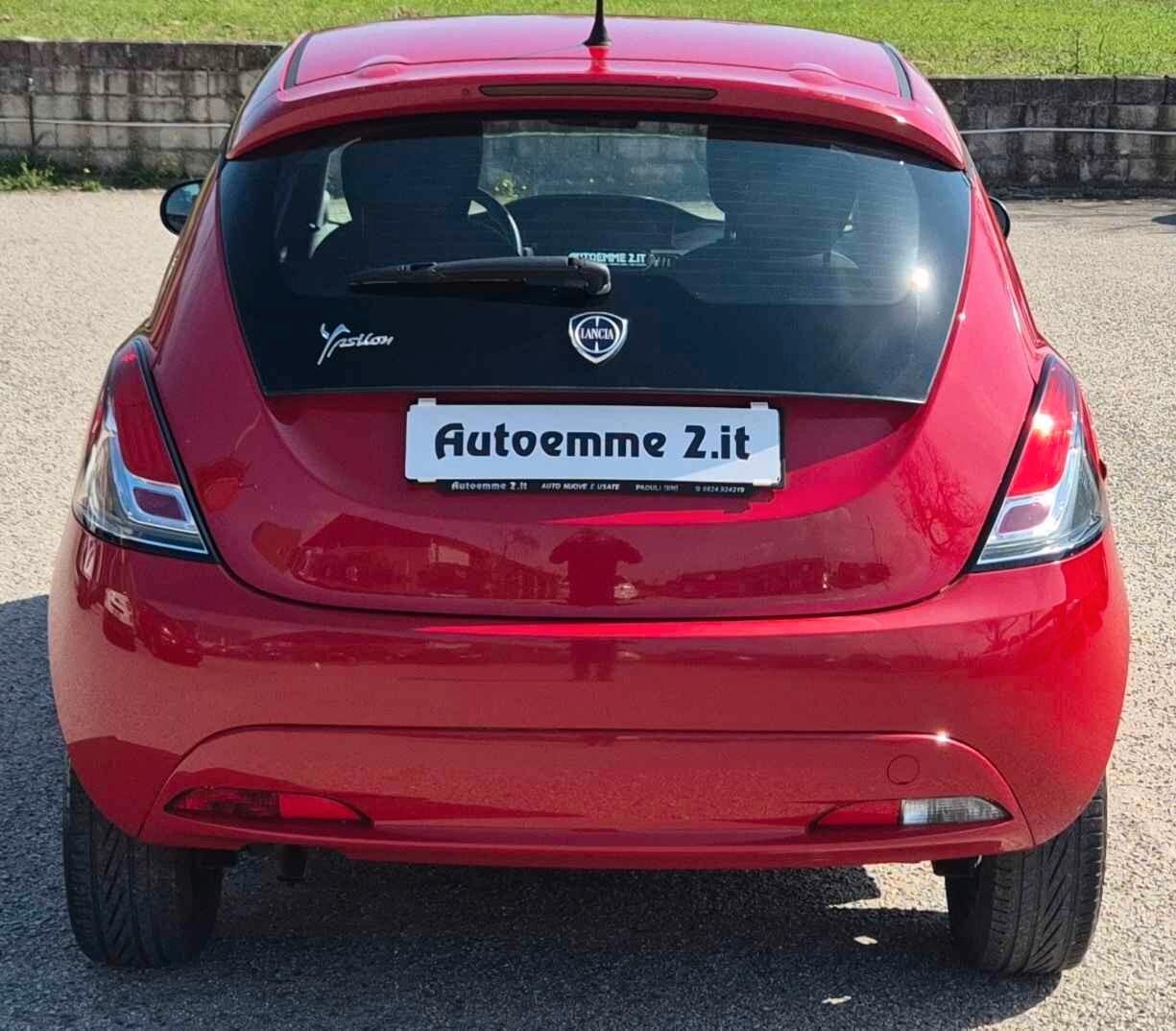 Lancia Ypsilon 1.2 69 CV 5 porte Silver