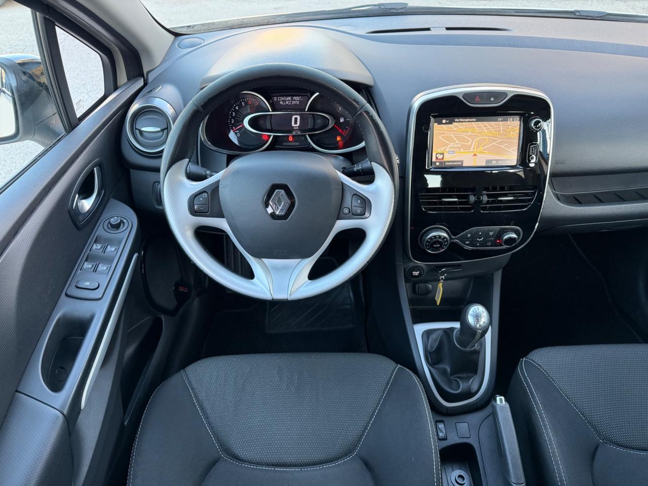 Renault Clio 1.2 benzina 75 cv 2015 navi retroc