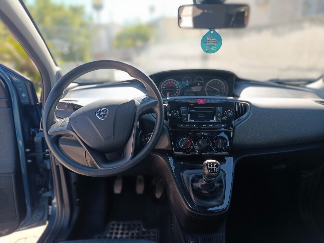 Lancia Ypsilon 1.0 FireFly 5 porte S&S Hybrid Gold