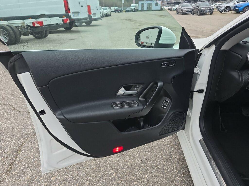 Mercedes CLA Shooting Brake 180 D Advanced 8G-DCT