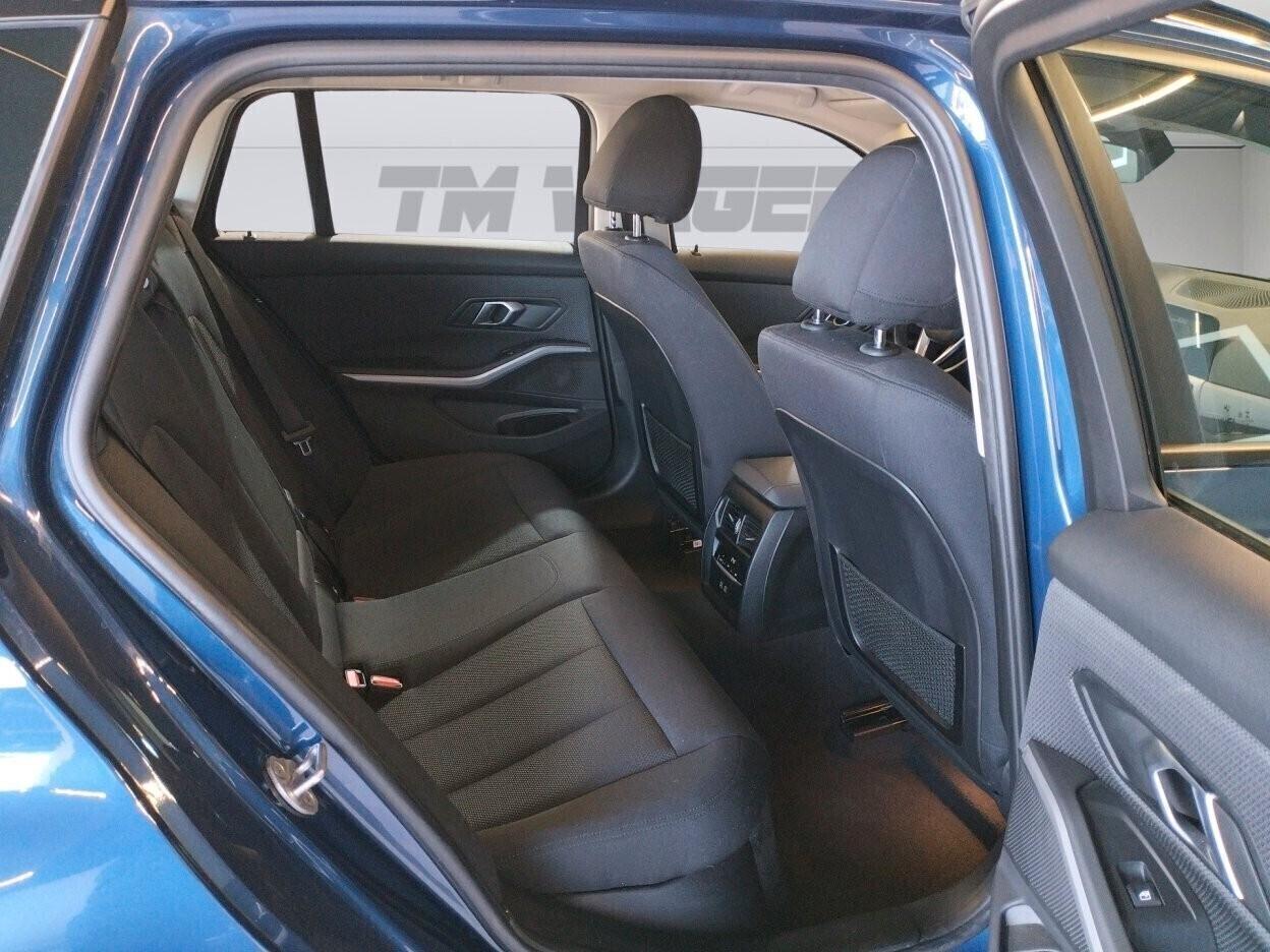 BMW 320 d Touring mhev 48V xdrive Business Advantage auto