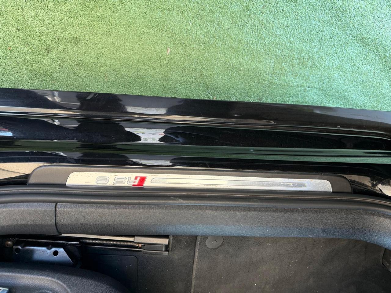 Audi A6 RS 6 Avant 4.0 TFSI quattro tiptronic