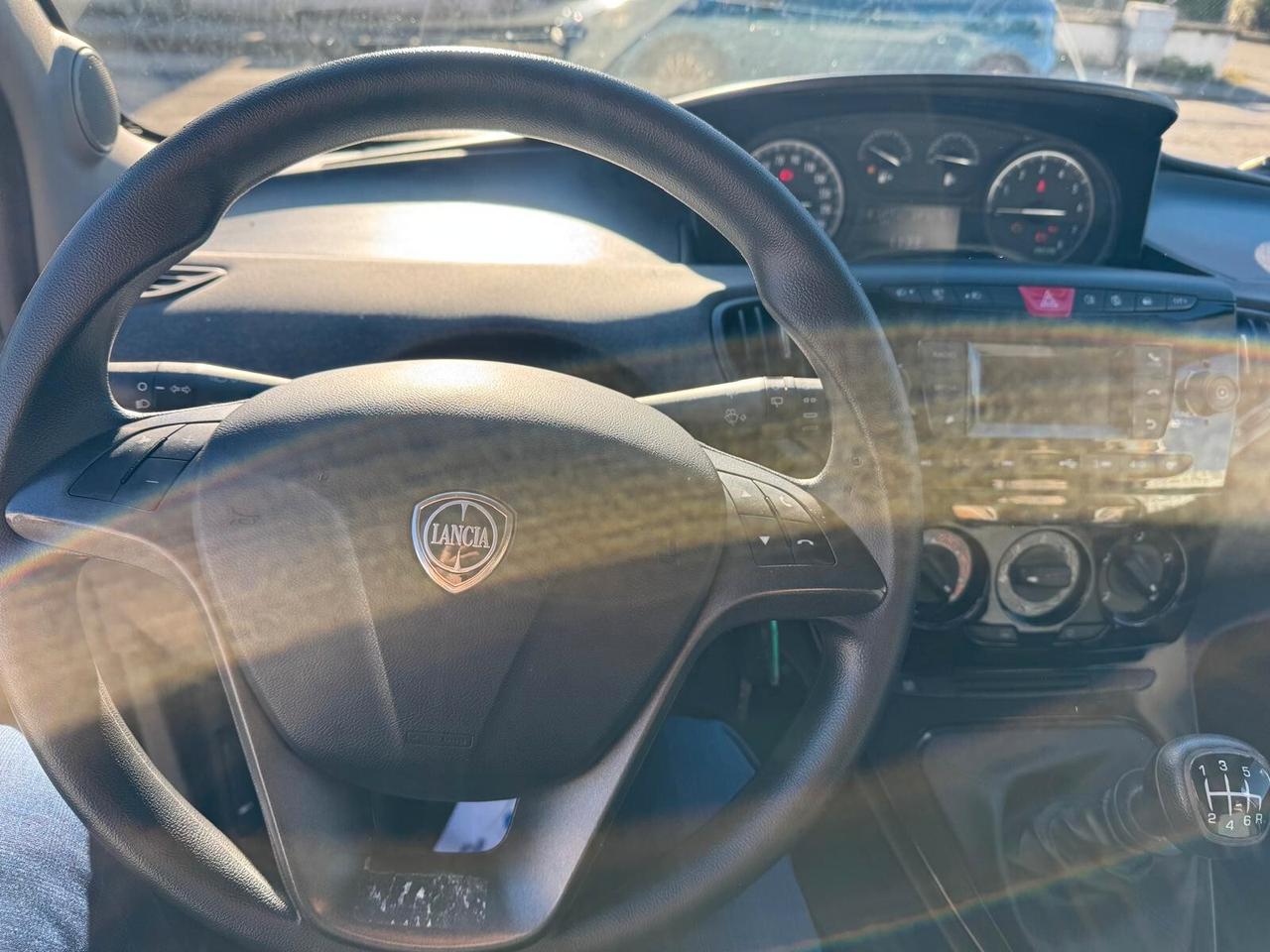 Lancia Ypsilon 1.0 FireFly 5 porte S&S Hybrid Ecochic Silver