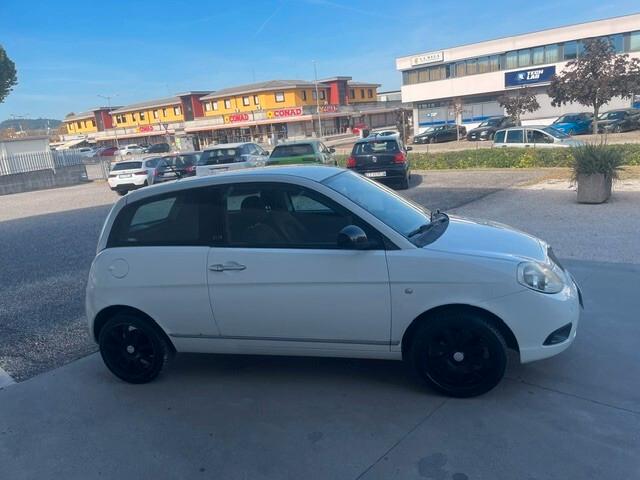 LANCIA YPSILON 1.2 69 CV DIVA – BENZINA – 02/2011