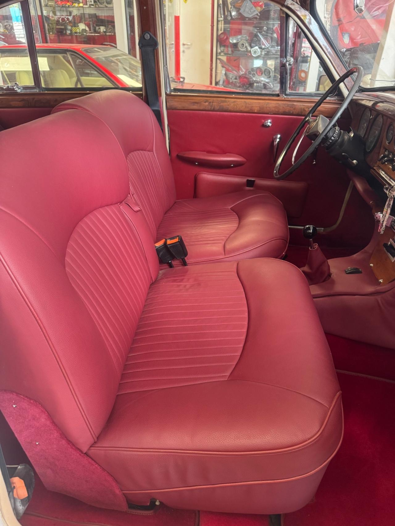 Jaguar S-Type 3.8 restaurata PERMUTE